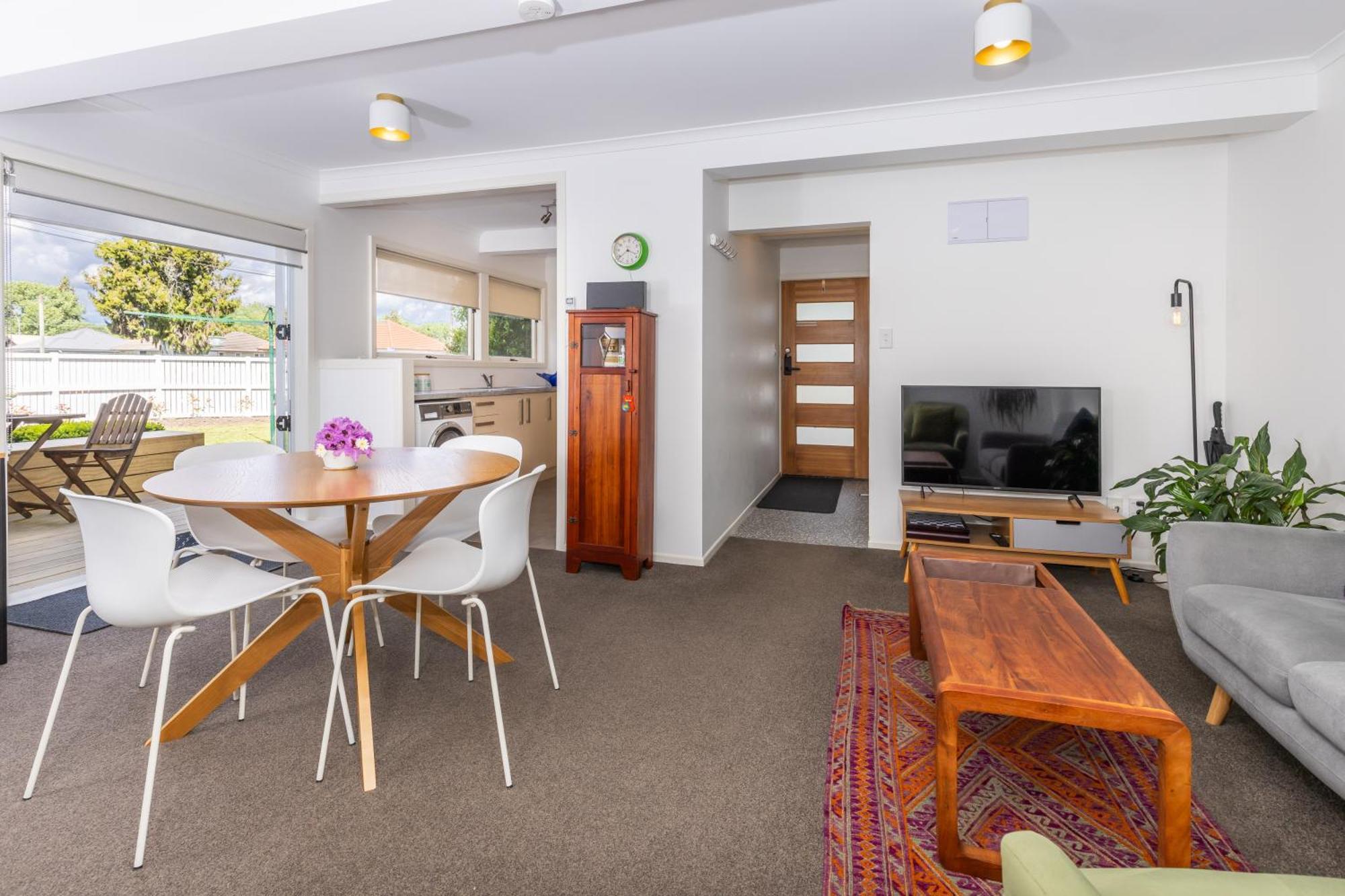 2 Bedroom Home Away From Home Near Cbd & Private Parking Hamilton Ngoại thất bức ảnh
